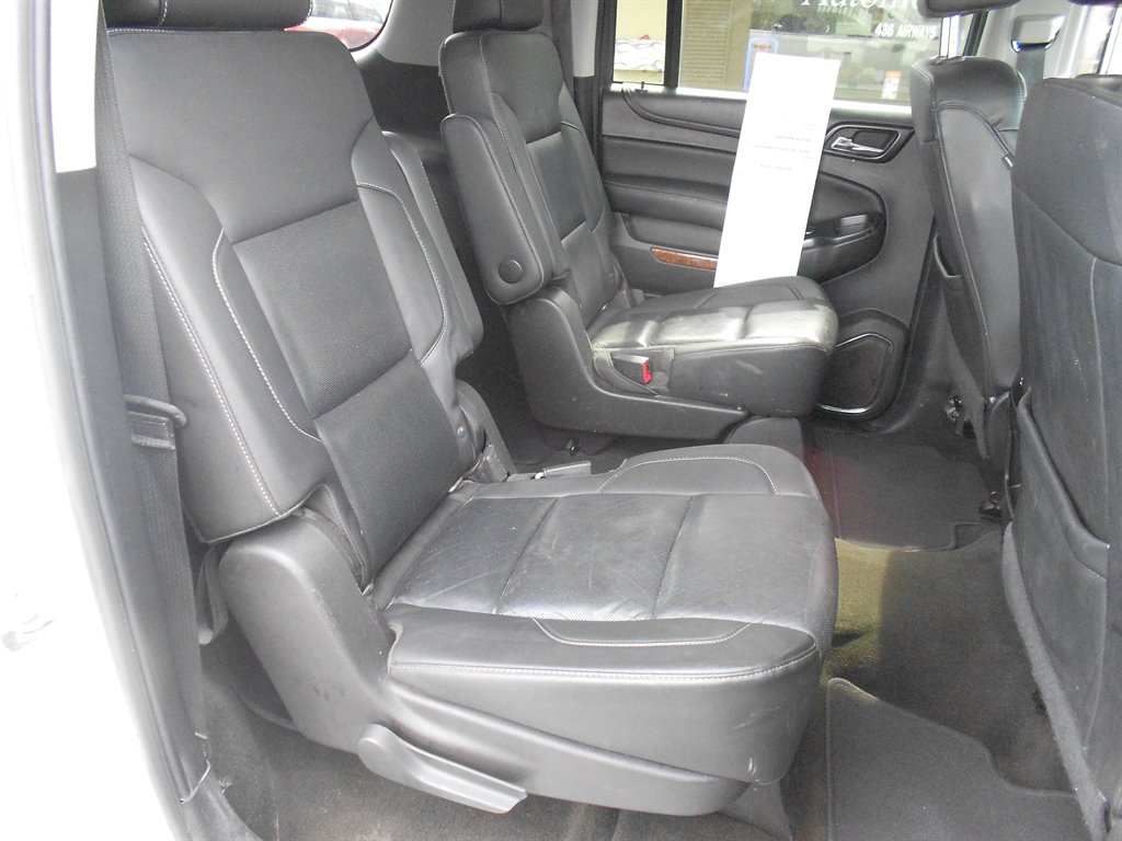 2018 Chevrolet Suburban Premier photo