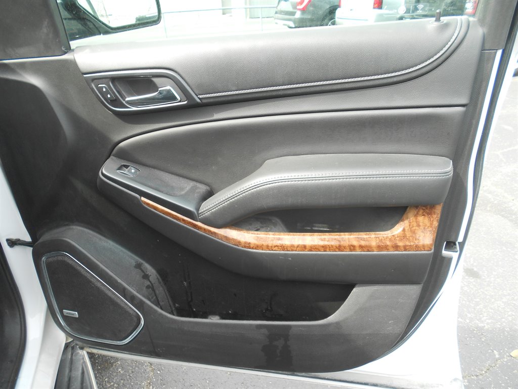 2018 Chevrolet Suburban Premier photo