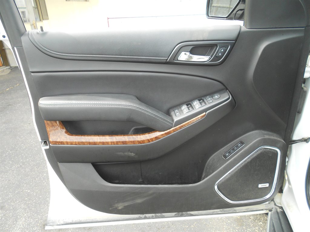 2018 Chevrolet Suburban Premier photo