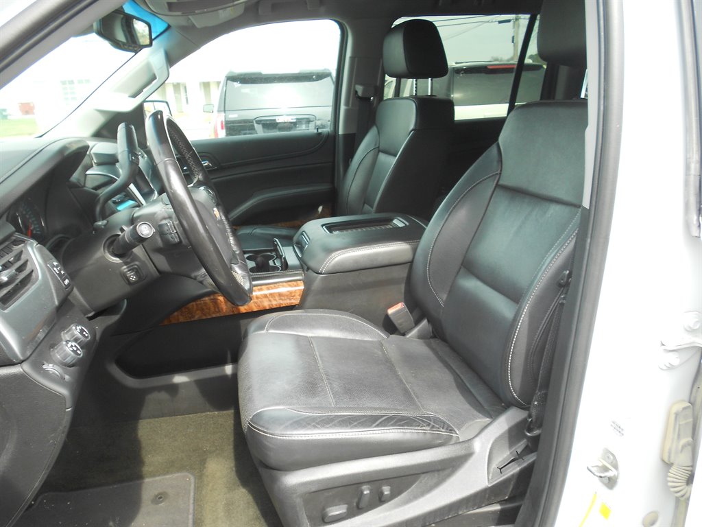 2018 Chevrolet Suburban Premier photo