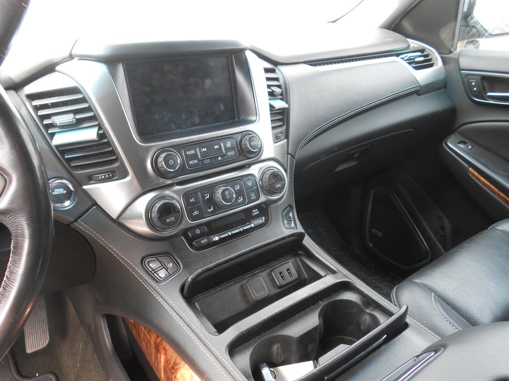 2018 Chevrolet Suburban Premier photo