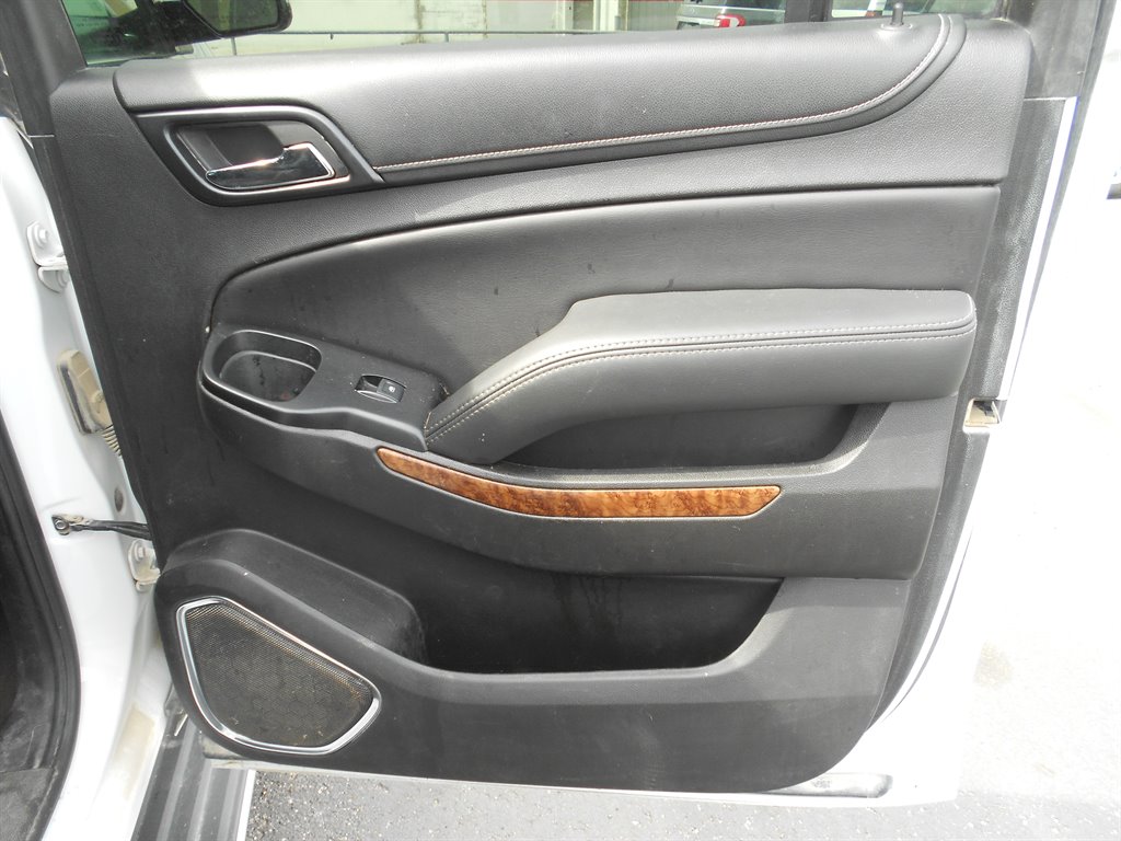 2018 Chevrolet Suburban Premier photo