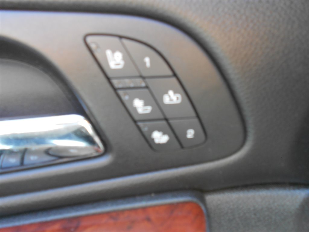 2013 Chevrolet Suburban LTZ 1500 photo