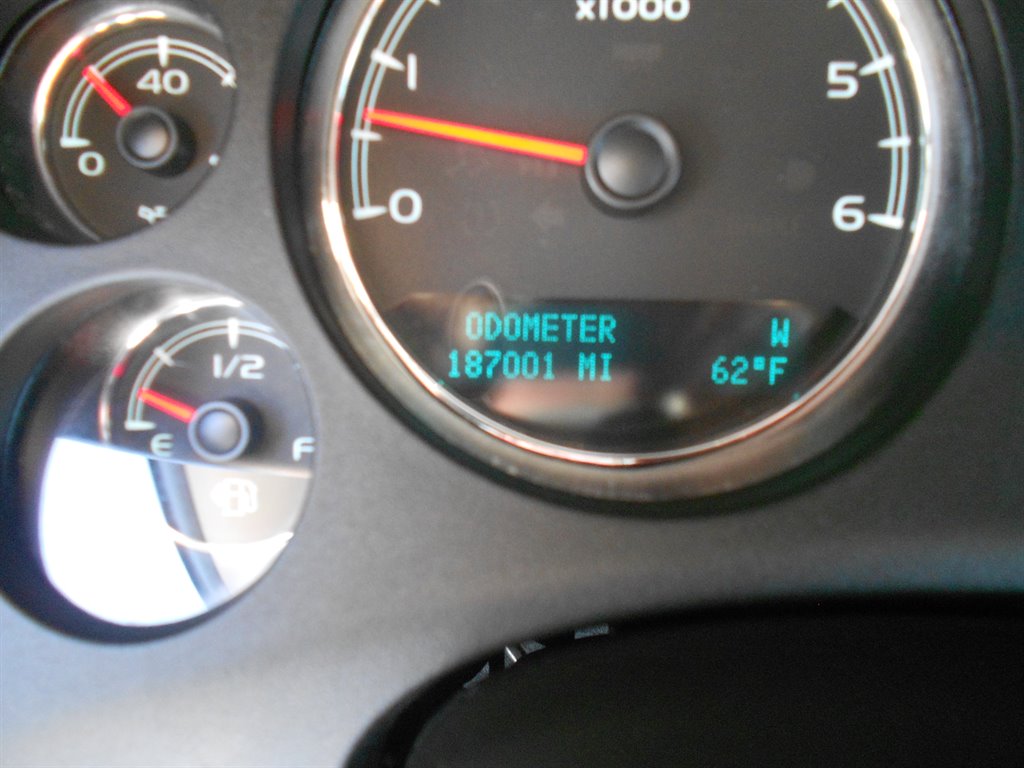 2013 Chevrolet Suburban LTZ 1500 photo