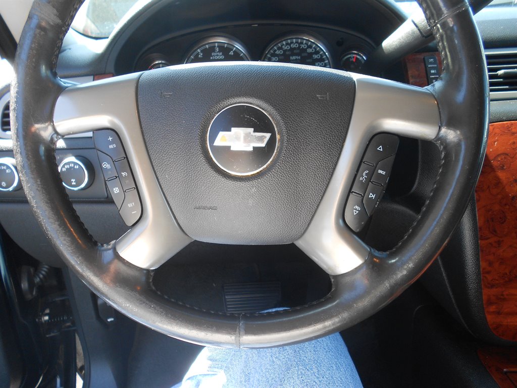 2013 Chevrolet Suburban LTZ 1500 photo