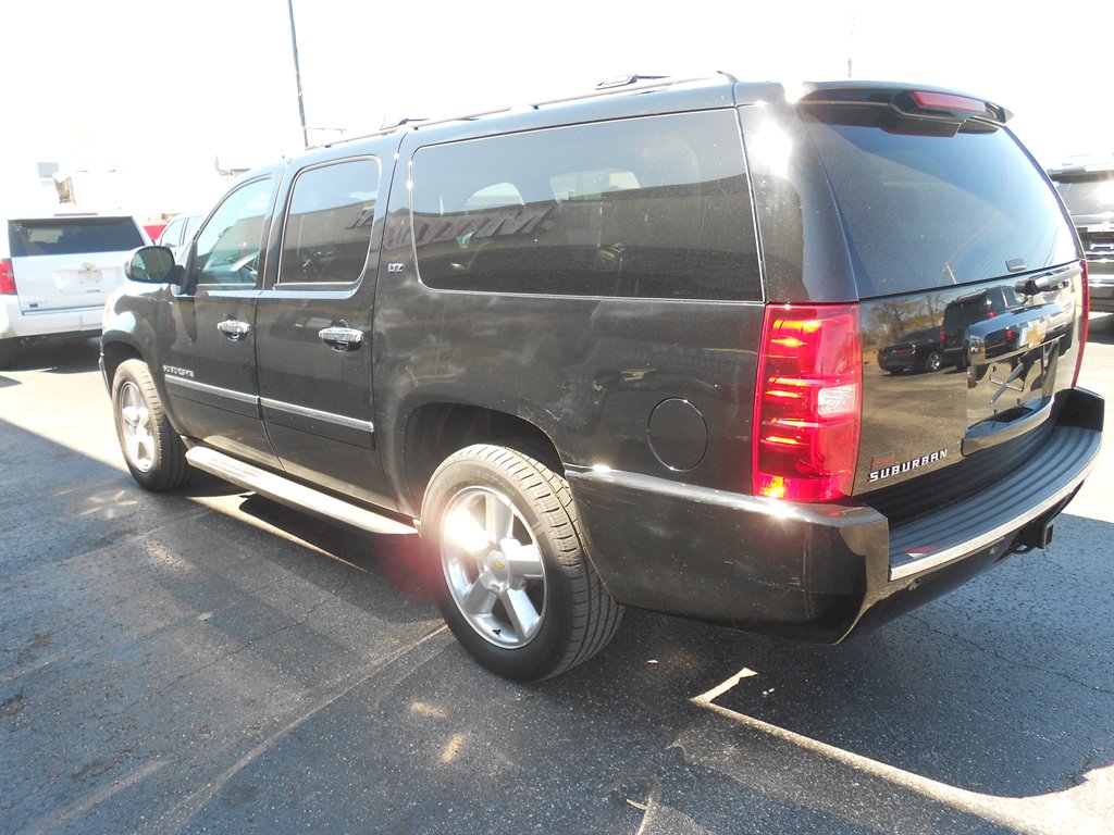 2013 Chevrolet Suburban LTZ 1500 photo