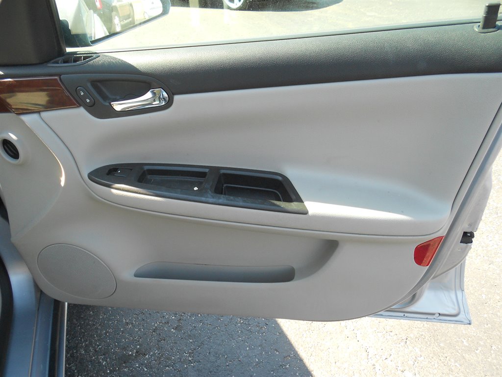 2006 Chevrolet Impala LT photo