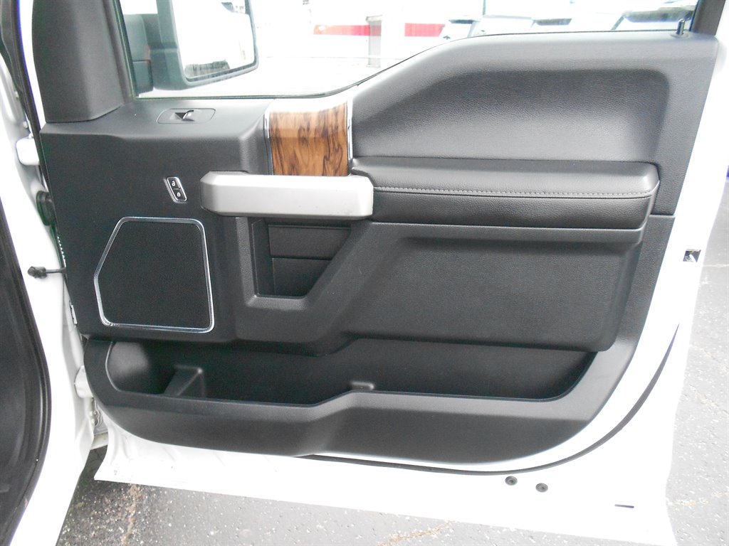 2019 Ford F150 Lariat photo