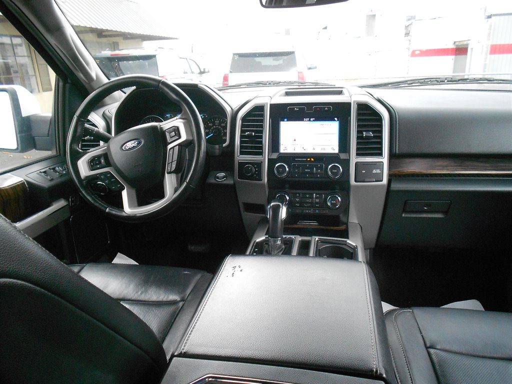 2019 Ford F150 Lariat photo