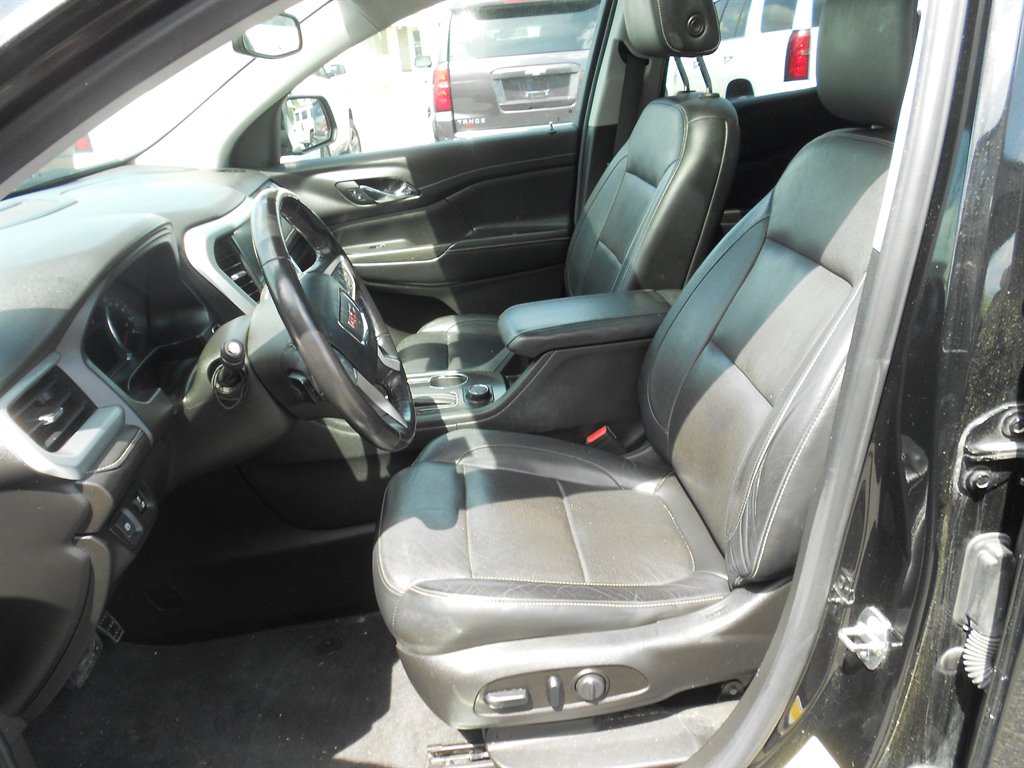 2019 GMC Acadia SLT1 photo