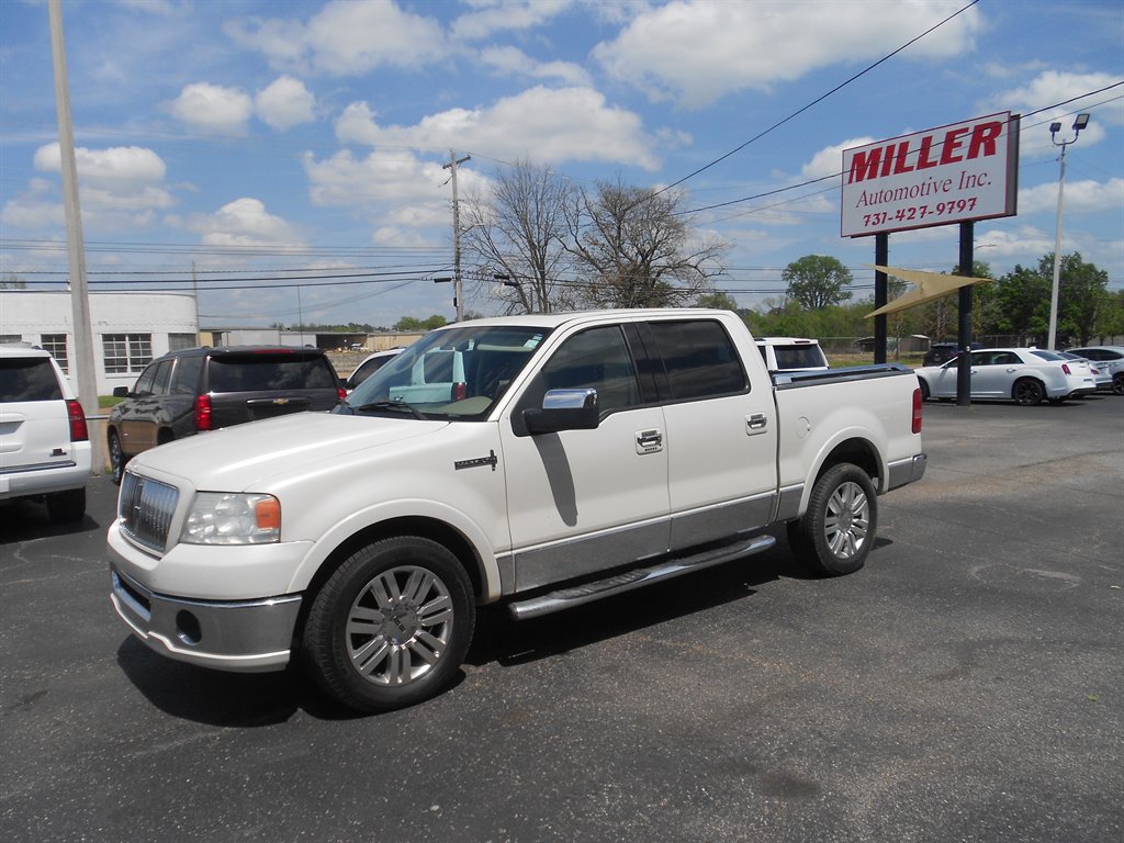 The 2006 Lincoln Mark LT photos