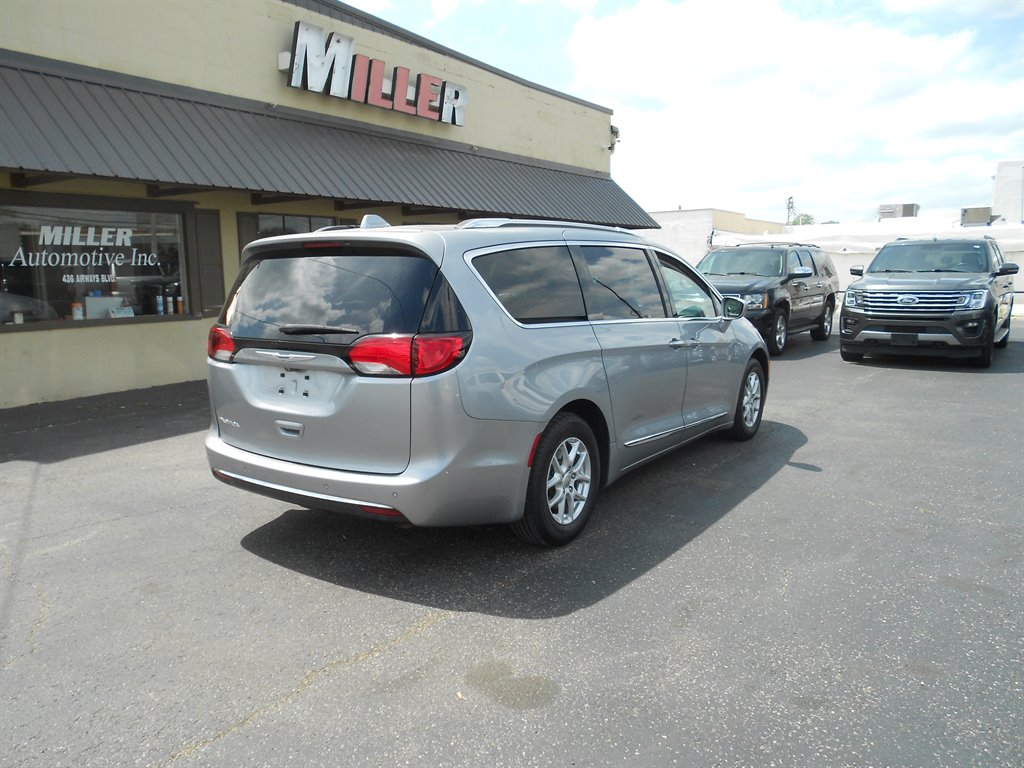 2020 Chrysler Pacifica Touring L photo