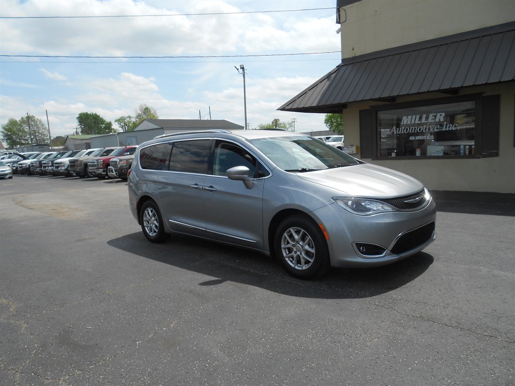 2020 Chrysler Pacifica Touring L photo