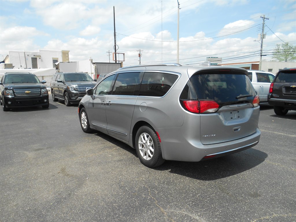 2020 Chrysler Pacifica Touring L photo