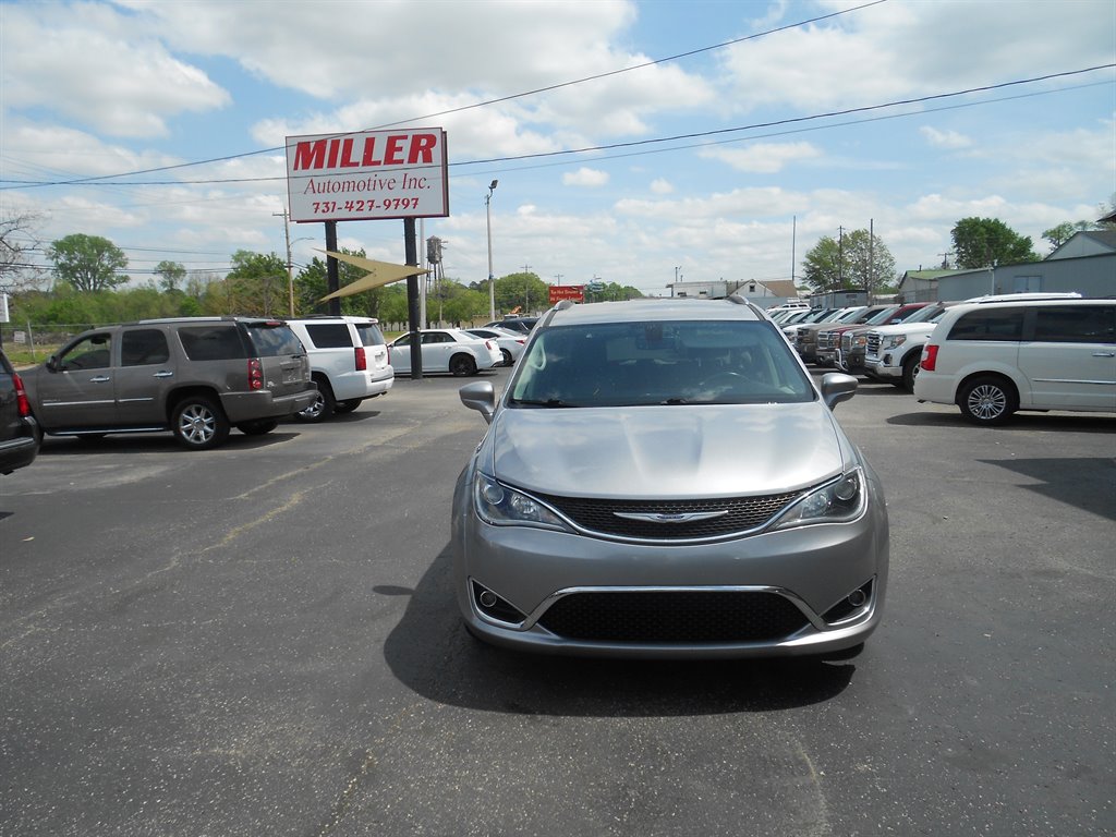 2020 Chrysler Pacifica Touring L photo