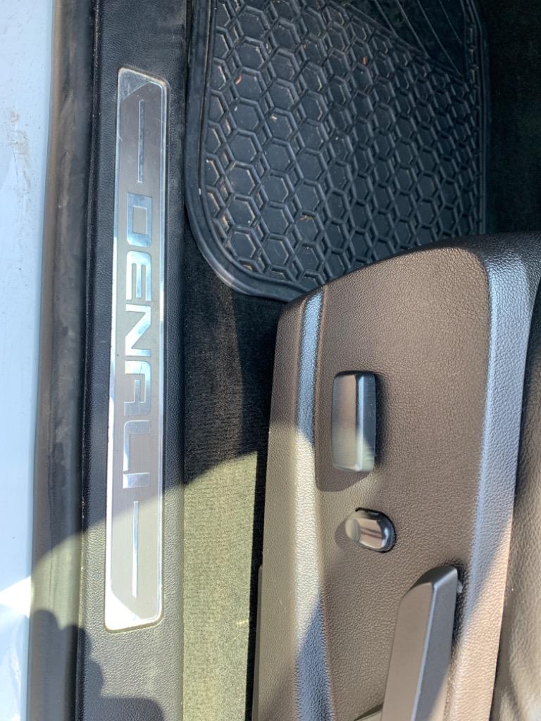 2018 GMC Canyon Denali photo