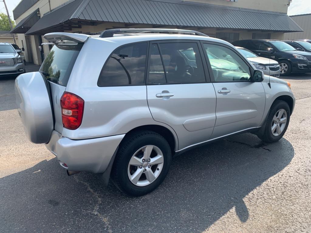 2005 Toyota RAV4 photo