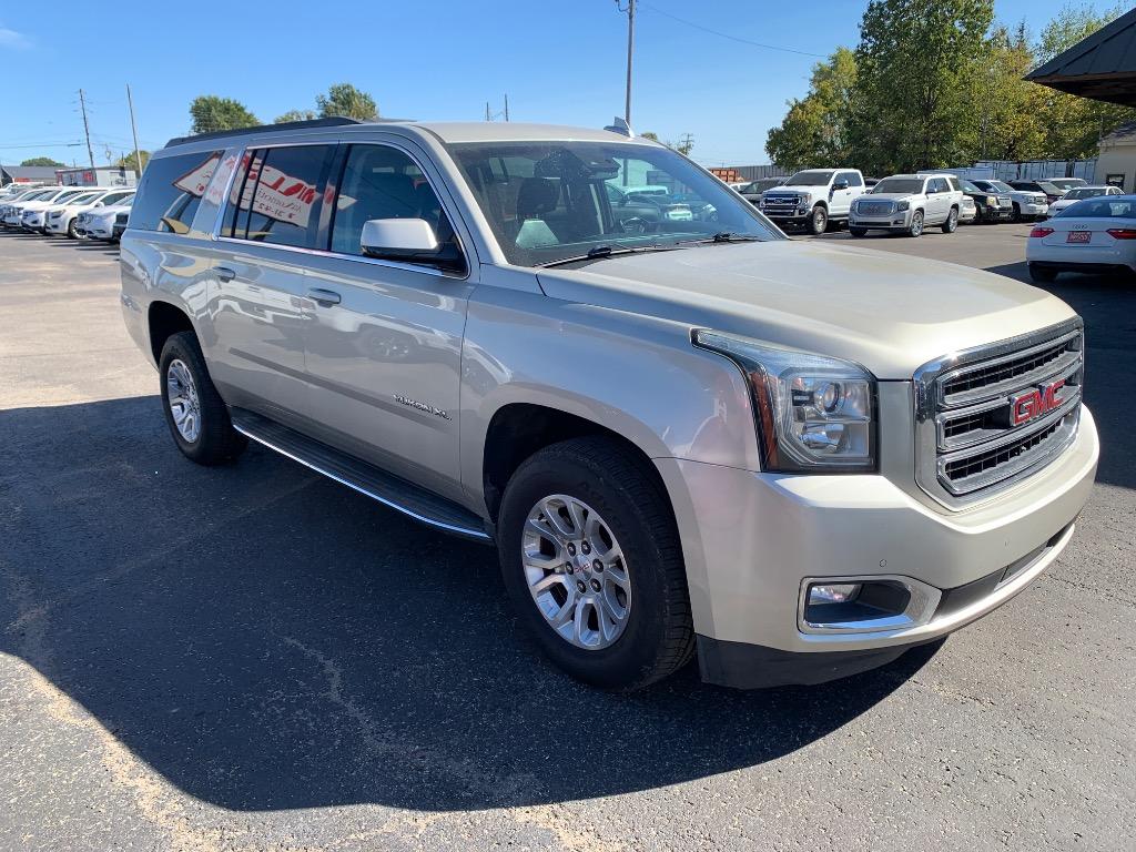 2017 GMC Yukon XL 1500 SLT photo