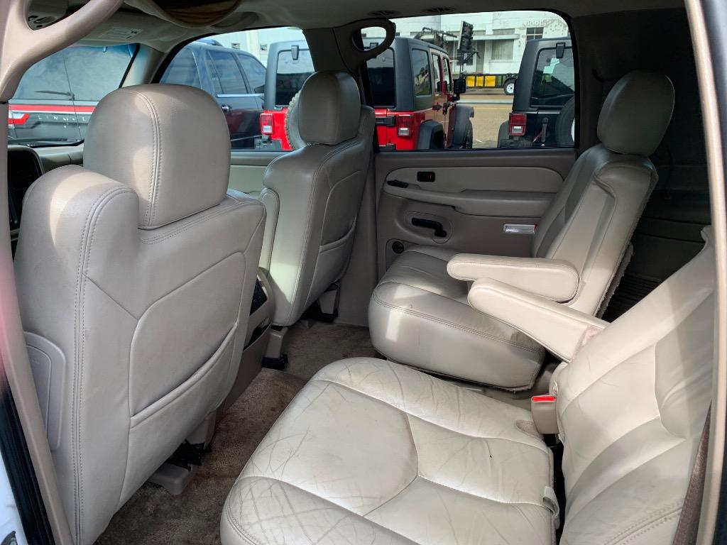 2003 Chevrolet Suburban 1500 photo