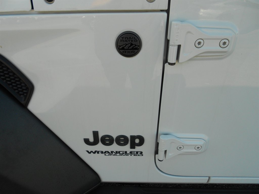 2022 Jeep Wrangler - $20,250