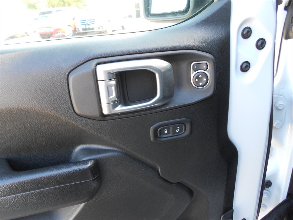 2022 Jeep Wrangler - $20,250