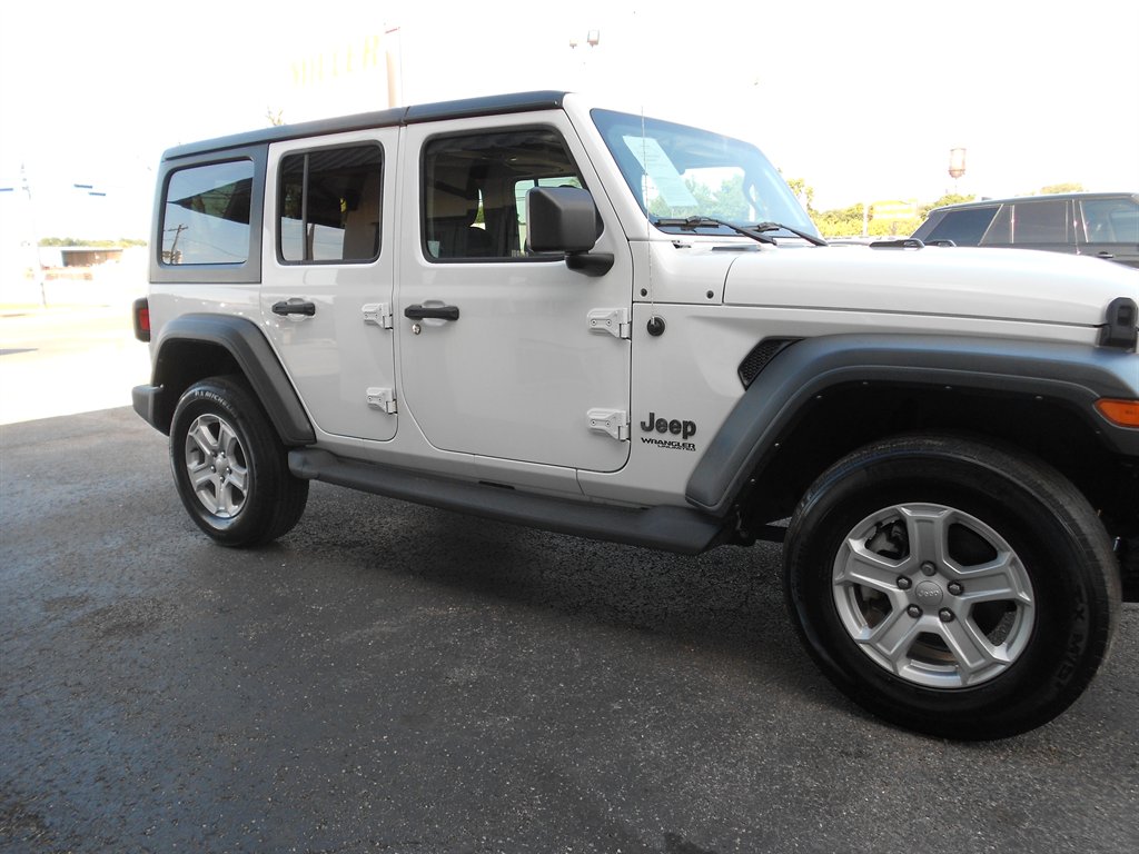2022 Jeep Wrangler - $20,250