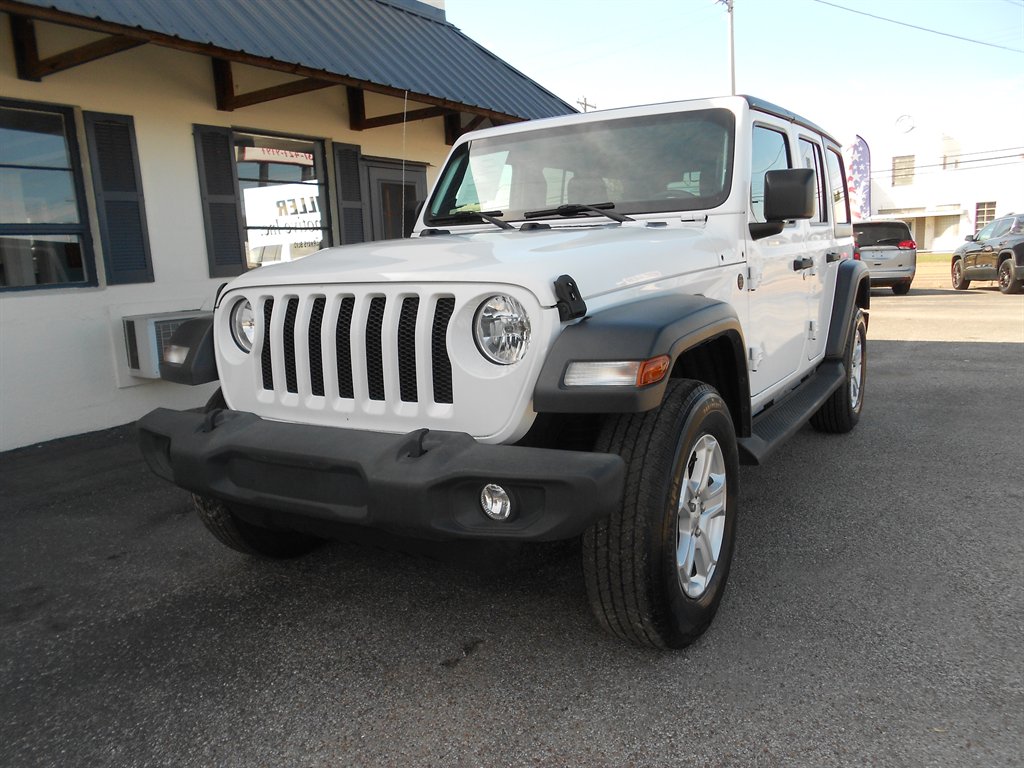 2022 Jeep Wrangler - $20,250