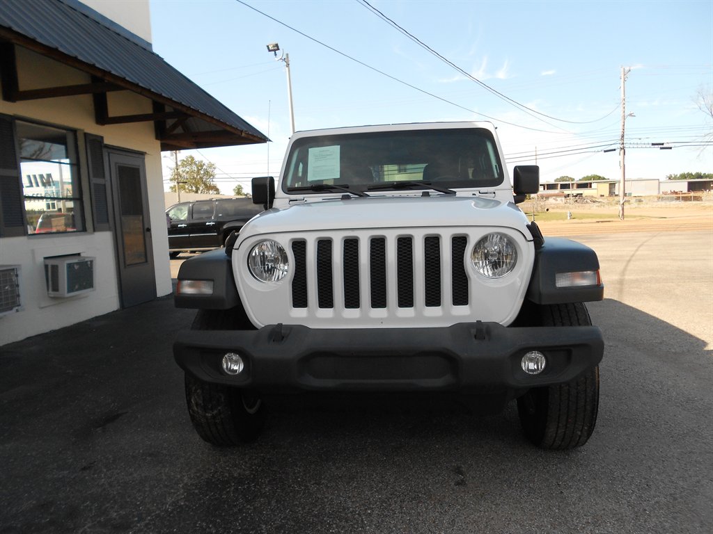 2022 Jeep Wrangler - $20,250