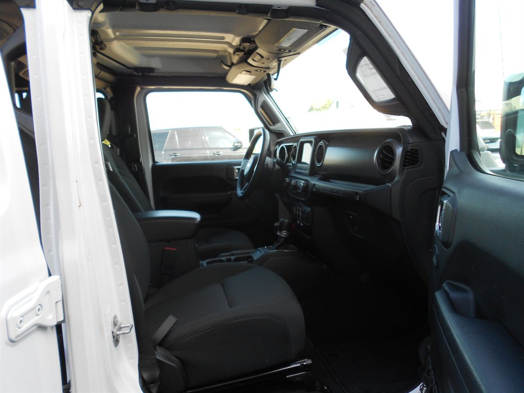 2022 Jeep Wrangler - $20,250