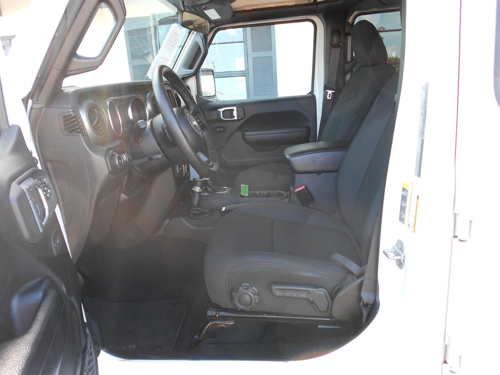 2022 Jeep Wrangler - $20,250