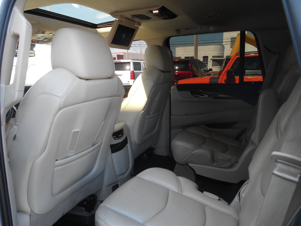 2018 Cadillac Escalade Premium photo