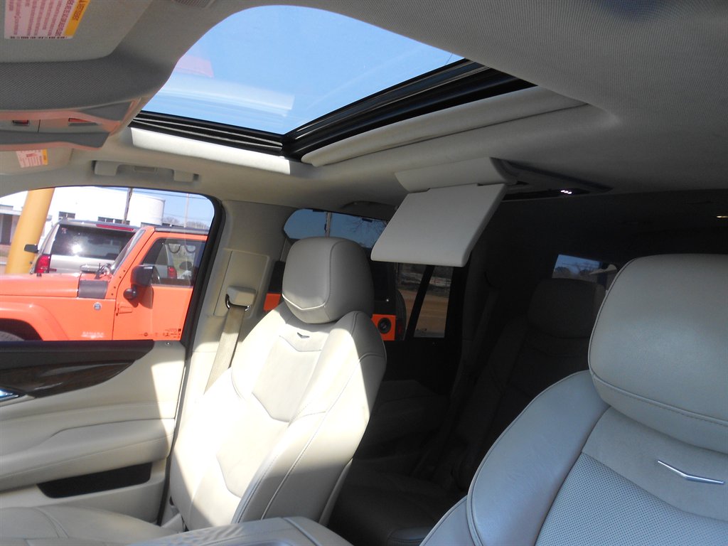 2018 Cadillac Escalade Premium photo