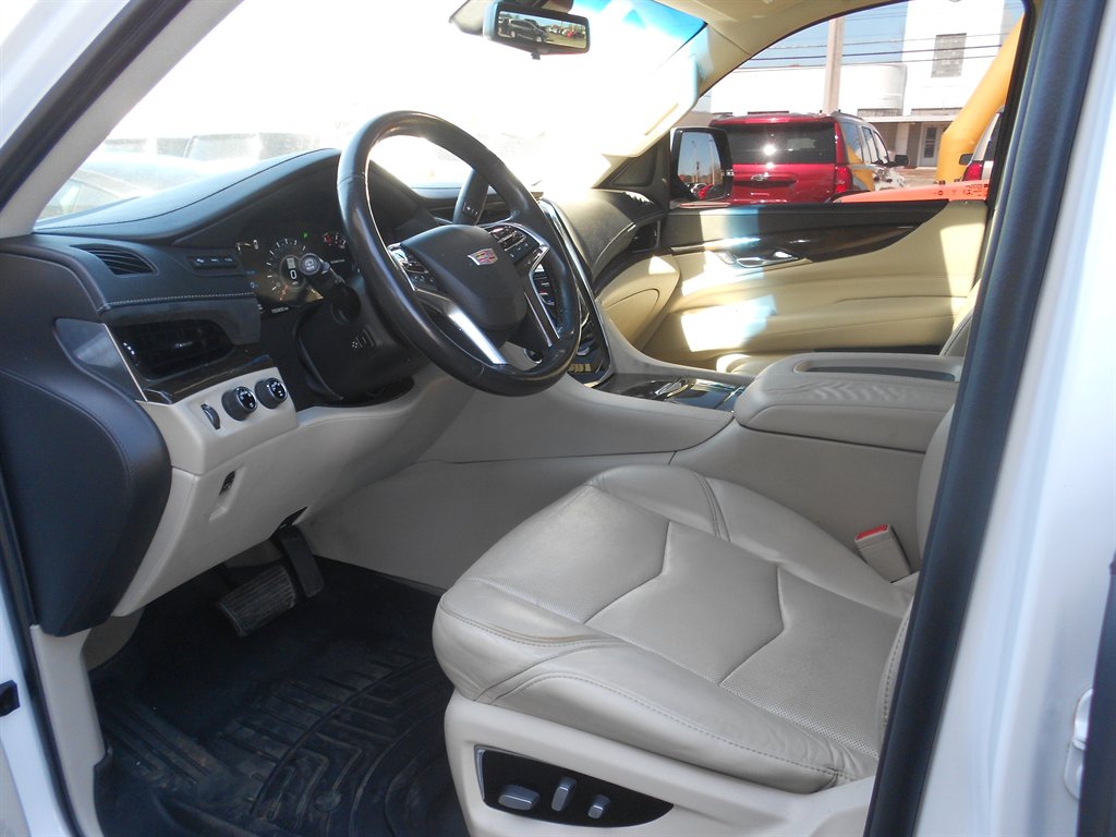 2018 Cadillac Escalade Premium photo