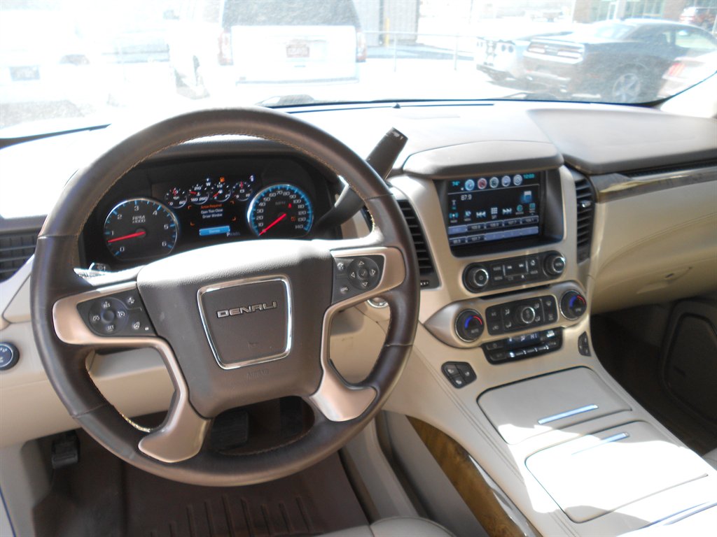 2017 GMC Yukon Denali photo