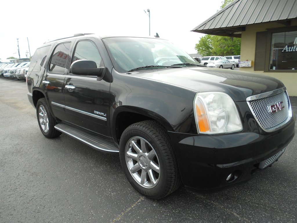 2010 GMC Yukon Denali photo