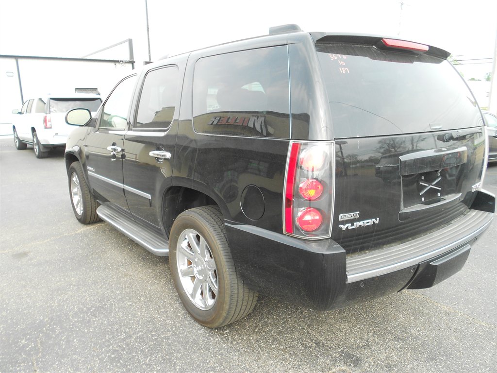 2010 GMC Yukon Denali photo