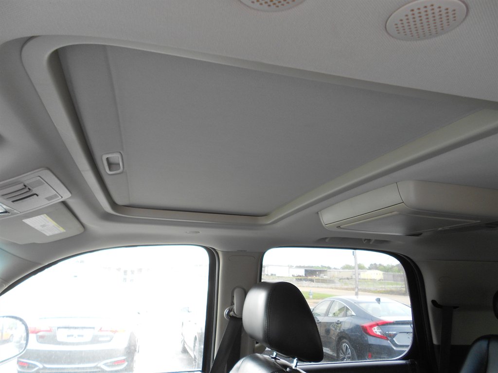2010 GMC Yukon Denali photo