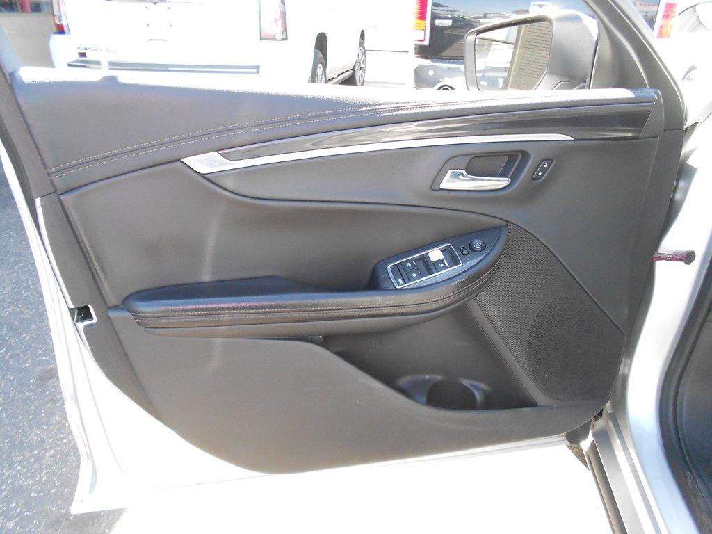 2017 Chevrolet Impala LT photo