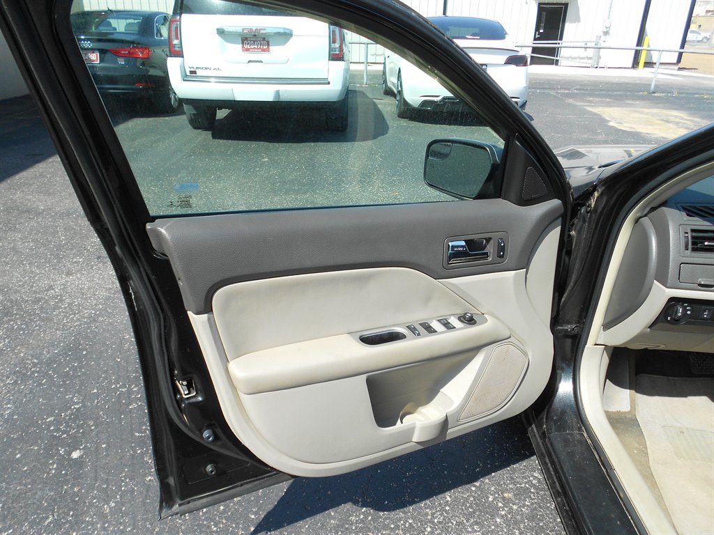 2012 Ford Fusion SEL photo