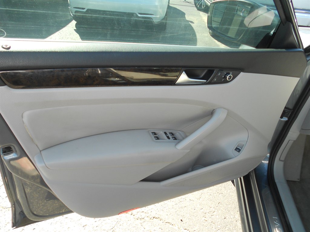 2014 Volkswagen Passat TDI SEL Premium photo