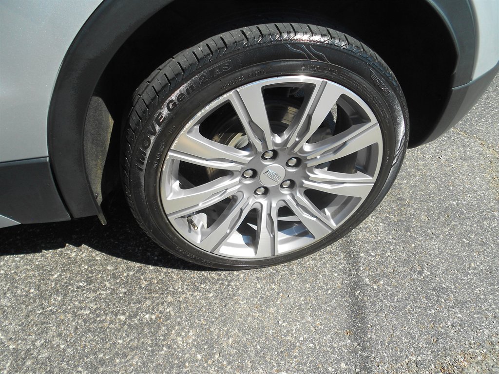 2020 Cadillac XT4 Premium Luxury photo