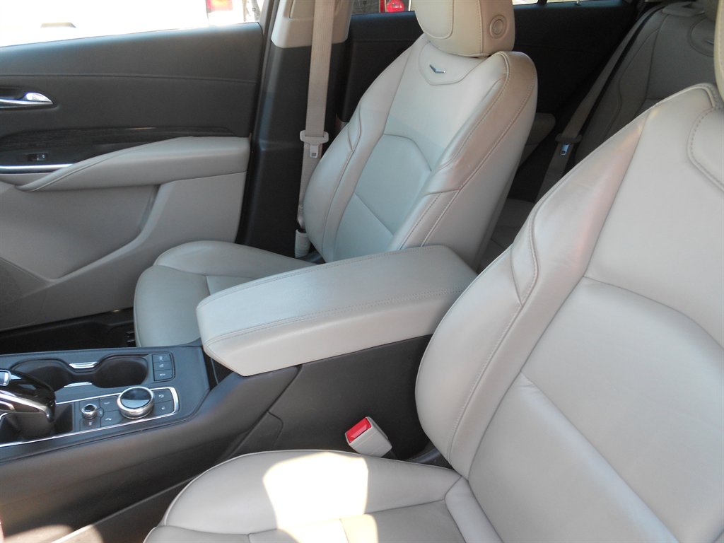 2020 Cadillac XT4 Premium Luxury photo