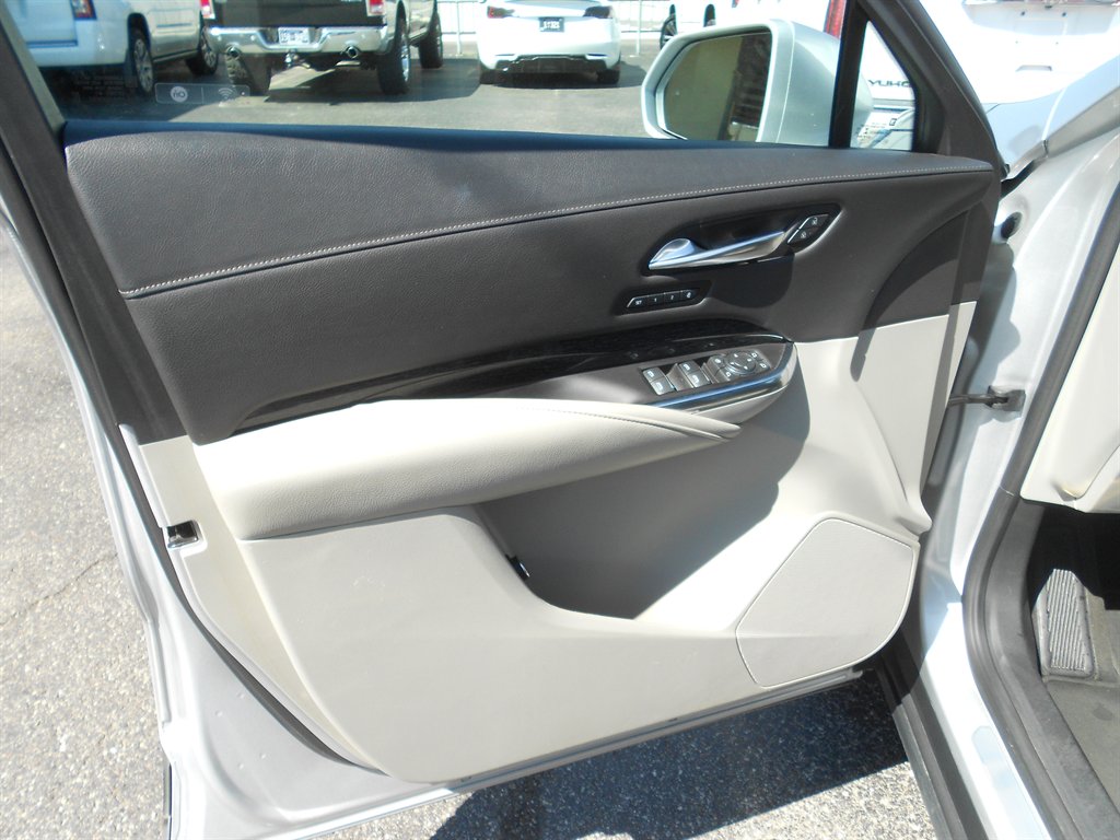 2020 Cadillac XT4 Premium Luxury photo