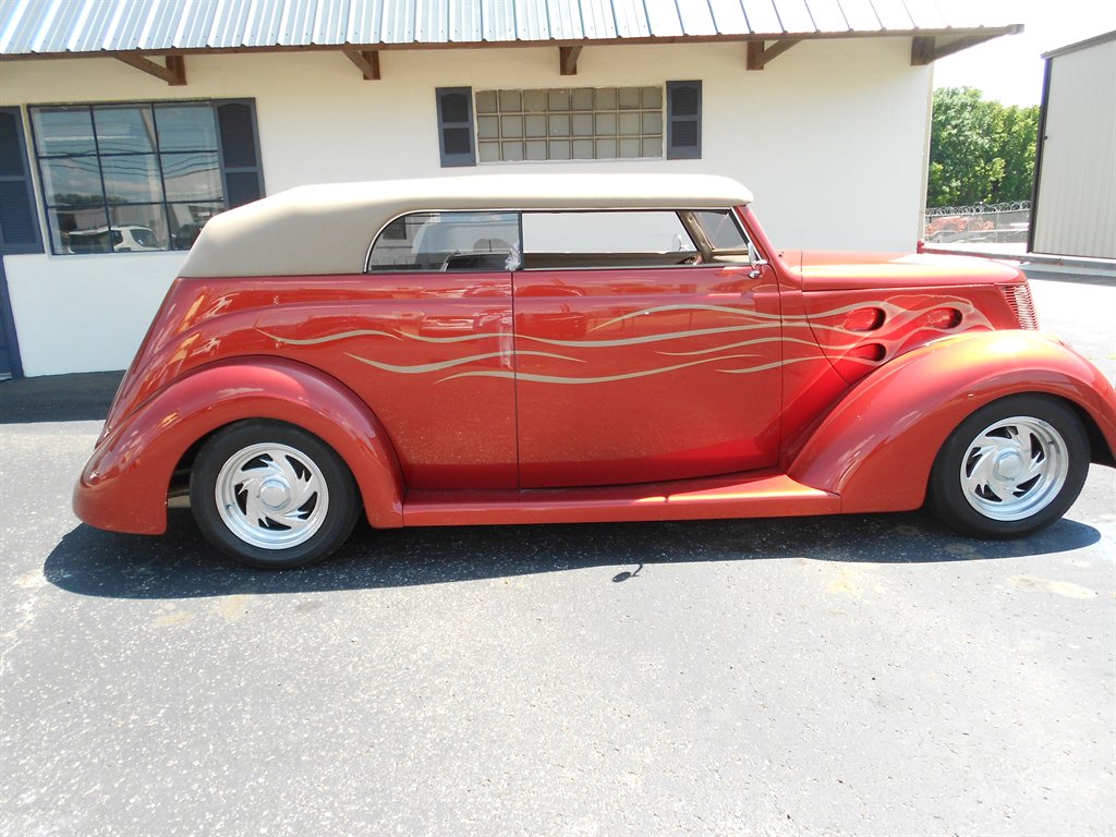 1937 Ford Custom Deluxe - $39,000