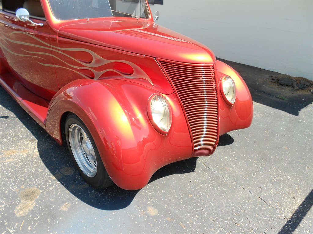 1937 Ford Custom Deluxe - $39,000