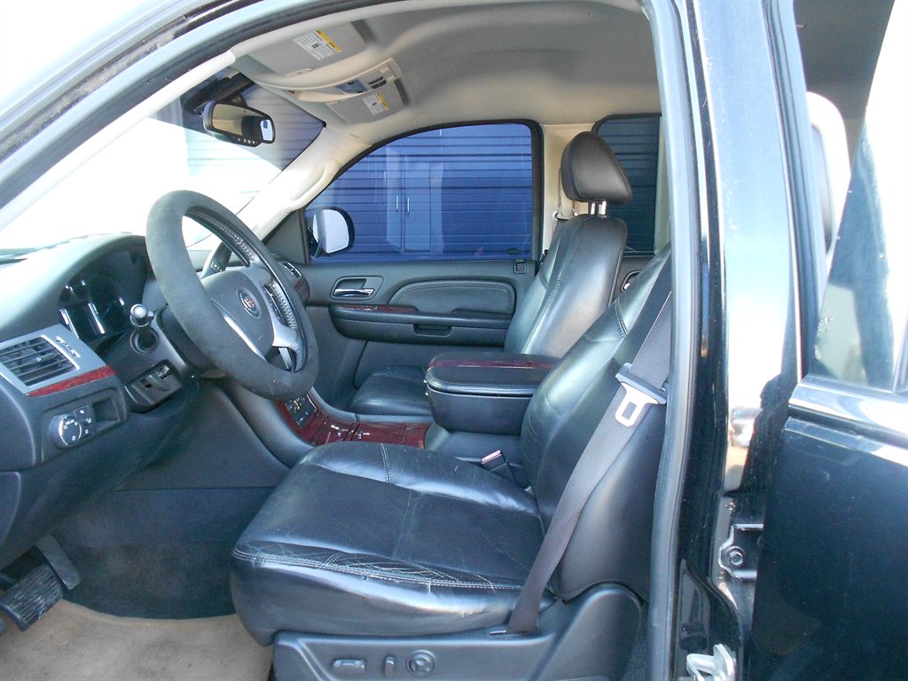 2007 Cadillac Escalade - $8,400