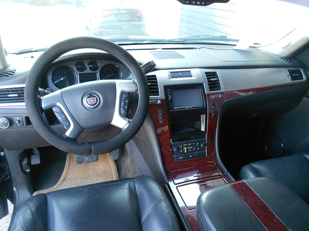 2007 Cadillac Escalade - $8,400