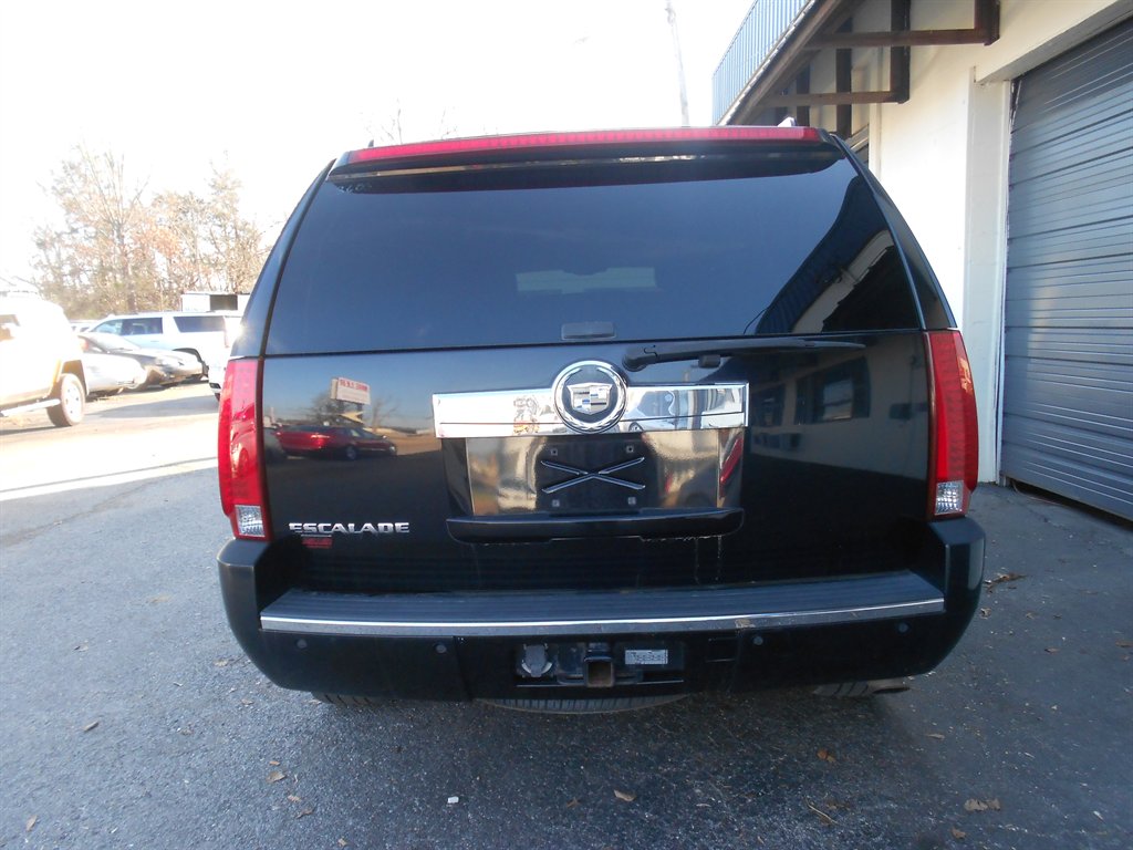 2007 Cadillac Escalade - $8,400