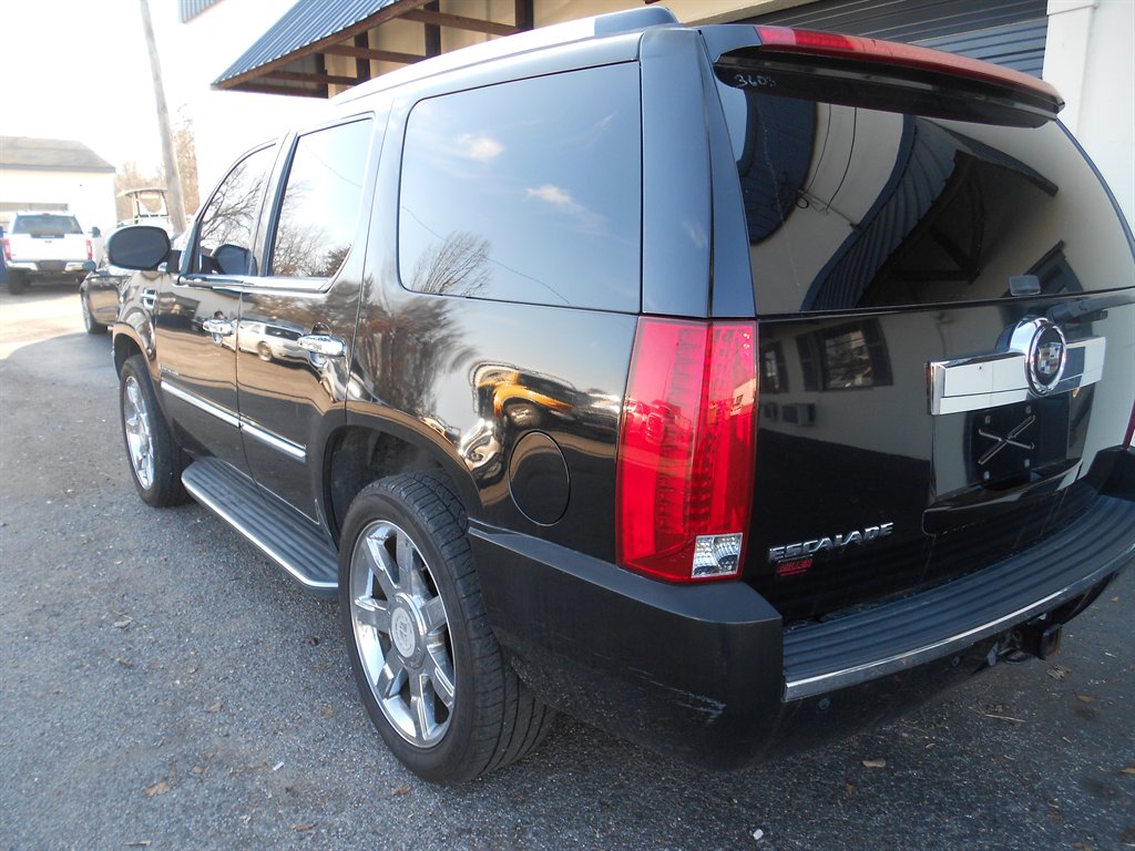 2007 Cadillac Escalade - $8,400