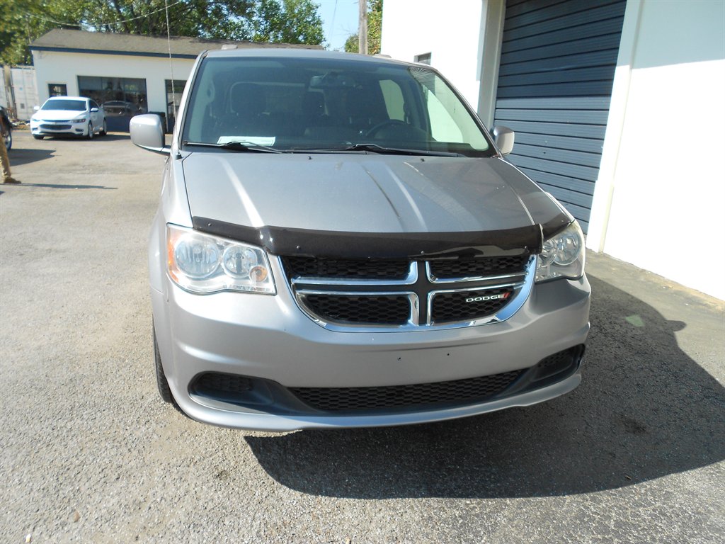 2016 Dodge Grand Caravan - $9,500